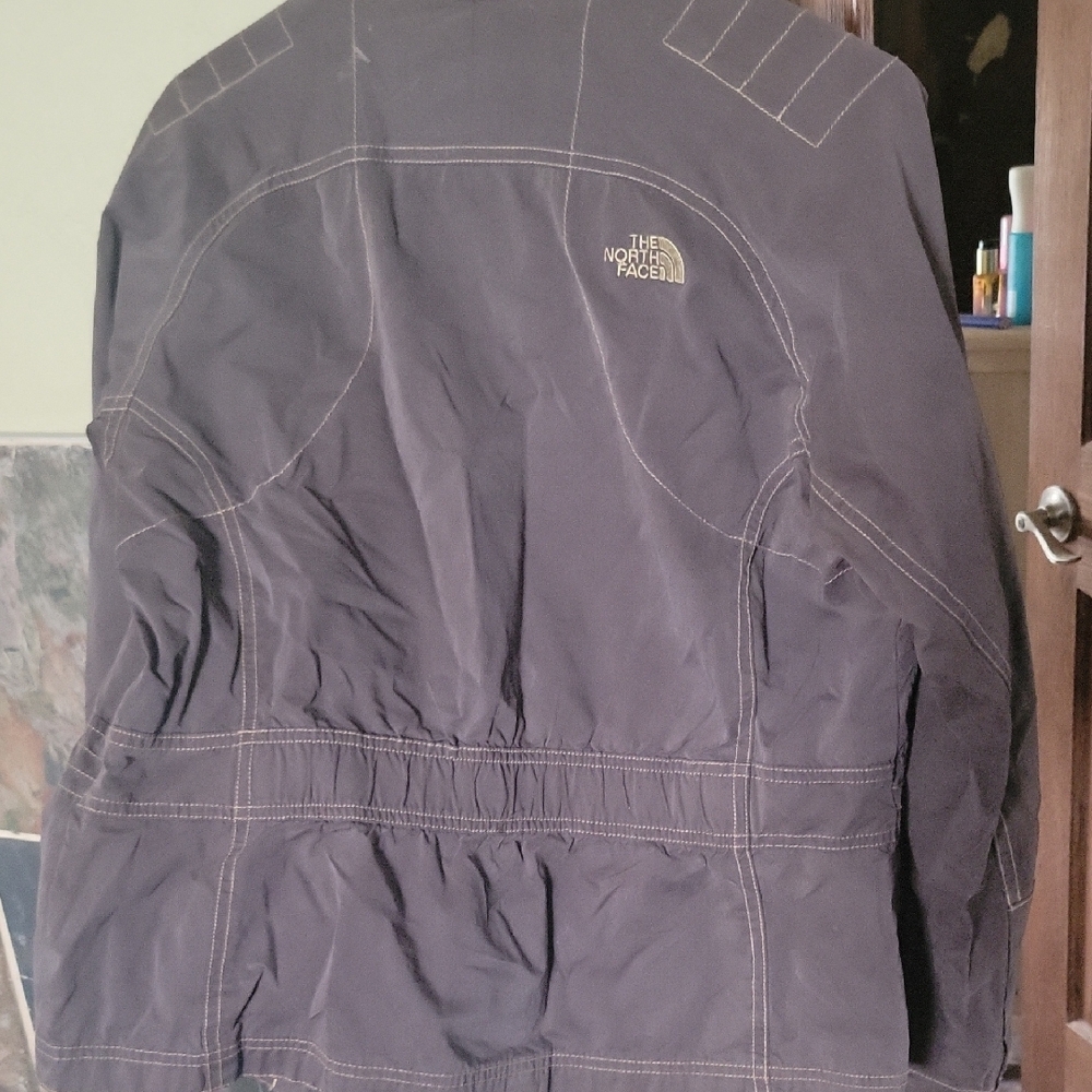 The North Face Women's Dark Brown Utility Jacket - Picture 6 of 6